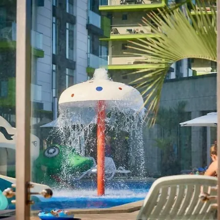 Sea Breeze - Pool & Mamaia Nord Langa Plaja شقة