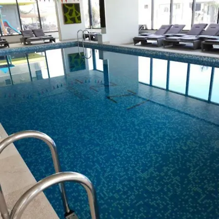 Sea Breeze - Pool & Mamaia Nord Langa Plaja *