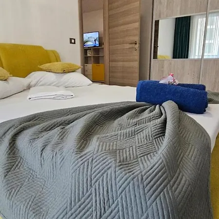 Sea Breeze - Pool & Mamaia Nord Langa Plaja Apartament *